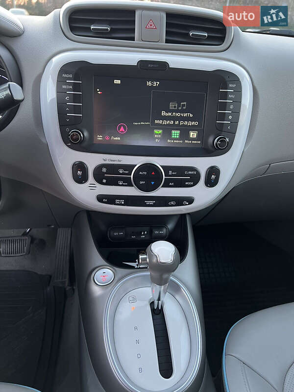 Позашляховик / Кросовер Kia Soul 2015 в Львові