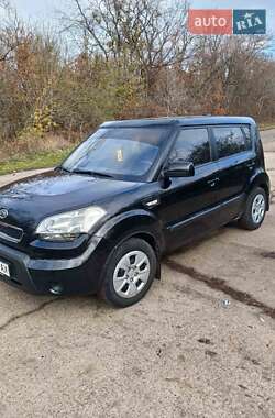 Внедорожник / Кроссовер Kia Soul 2011 в Долинской