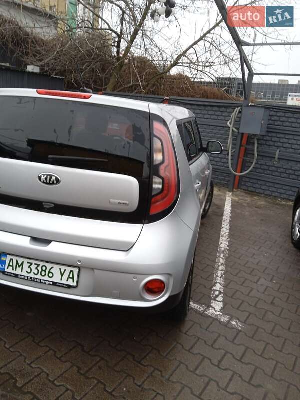 Позашляховик / Кросовер Kia Soul 2016 в Житомирі