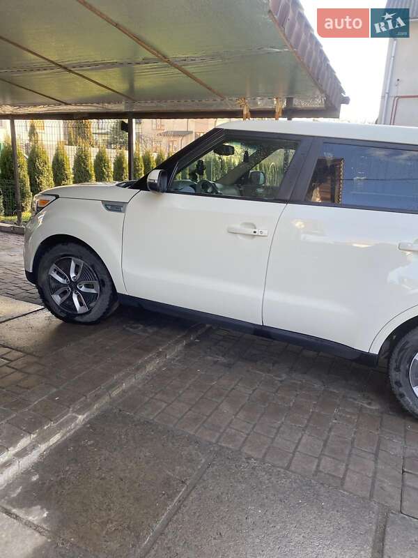 Позашляховик / Кросовер Kia Soul 2016 в Львові