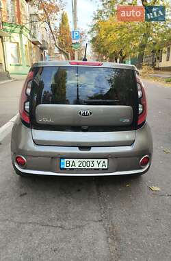 Внедорожник / Кроссовер Kia Soul 2017 в 