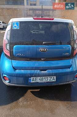 Позашляховик / Кросовер Kia Soul 2014 в 