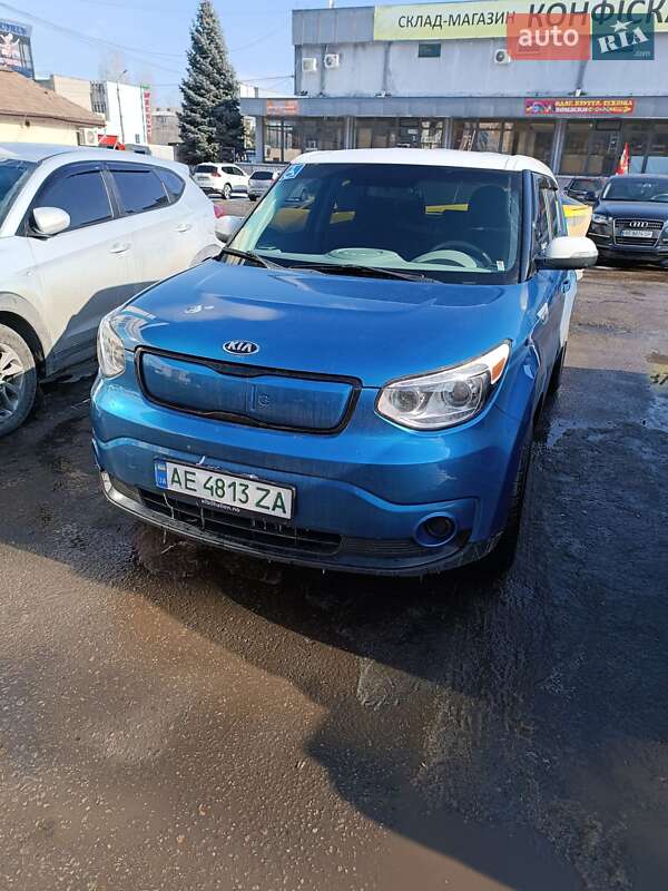 Позашляховик / Кросовер Kia Soul 2014 в 