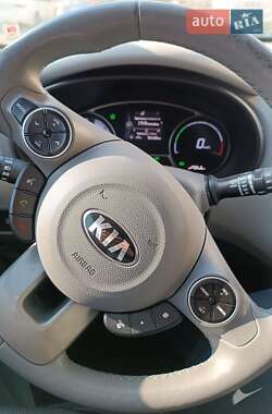 Позашляховик / Кросовер Kia Soul 2014 в 