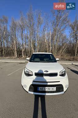 Позашляховик / Кросовер Kia Soul 2016 в 