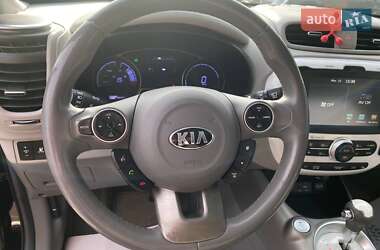Позашляховик / Кросовер Kia Soul 2015 в 