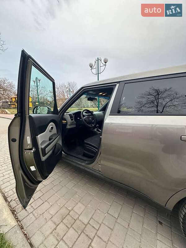Внедорожник / Кроссовер Kia Soul 2014 в Могилев-Подольске