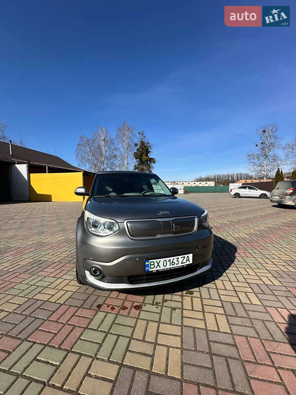 Внедорожник / Кроссовер Kia Soul 2015 в Изяславе