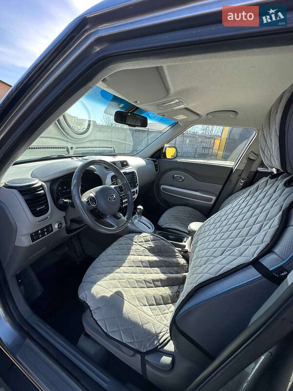 Внедорожник / Кроссовер Kia Soul 2015 в Изяславе