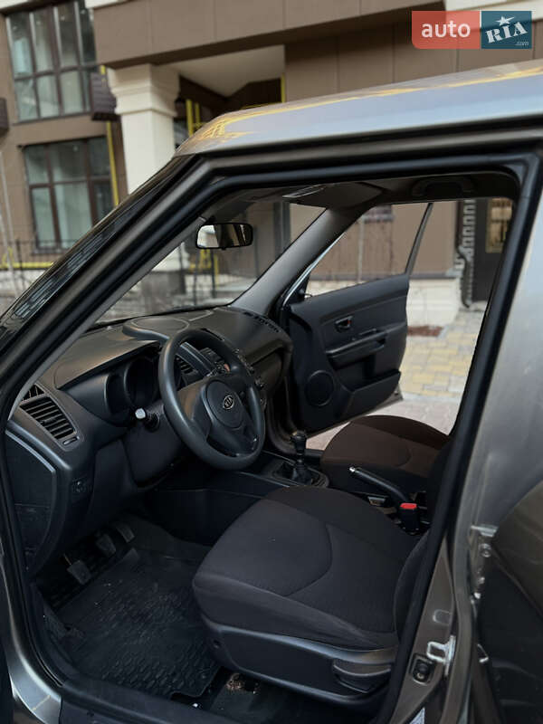 Позашляховик / Кросовер Kia Soul 2011 в Києві