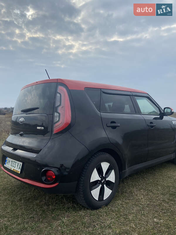 Позашляховик / Кросовер Kia Soul 2015 в Житомирі