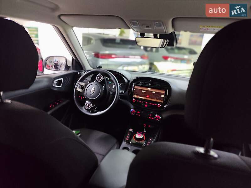 Внедорожник / Кроссовер Kia Soul 2020 в Киеве