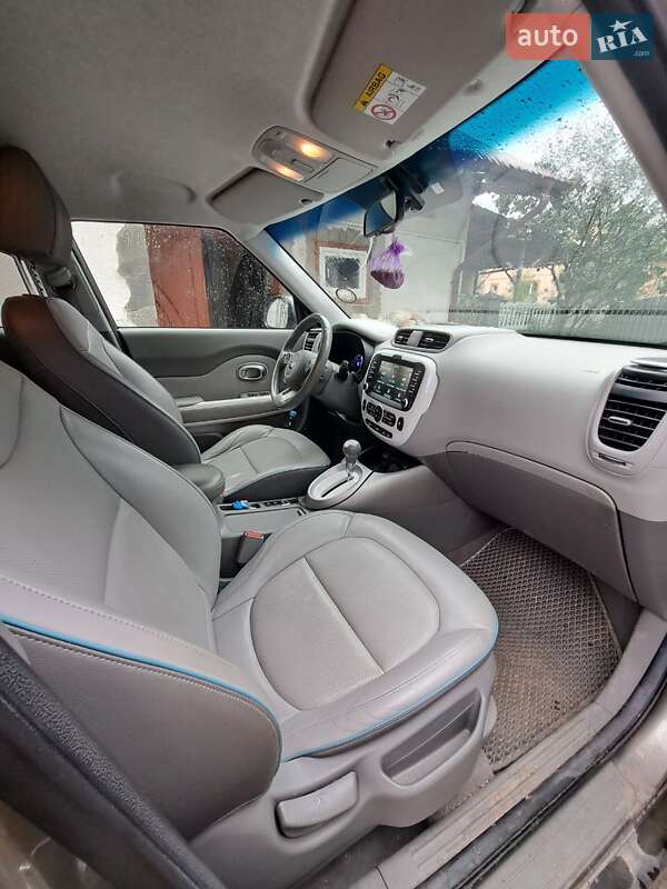 Внедорожник / Кроссовер Kia Soul 2015 в Калуше фото 13 Внедорожник / Кроссовер Kia Soul 2015 в Калуше