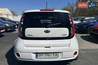 Внедорожник / Кроссовер Kia Soul 2016 в 