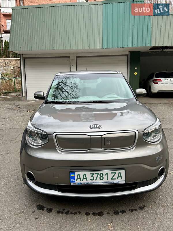 Внедорожник / Кроссовер Kia Soul 2016 в Киеве
