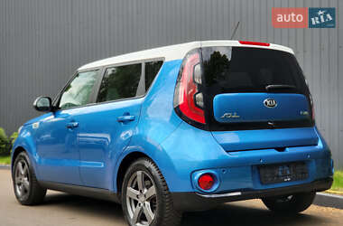 Позашляховик / Кросовер Kia Soul 2017 в 