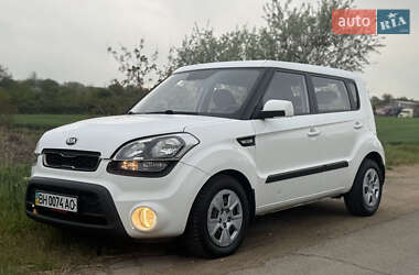 Позашляховик / Кросовер Kia Soul 2012 в 