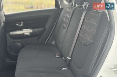 Позашляховик / Кросовер Kia Soul 2012 в 