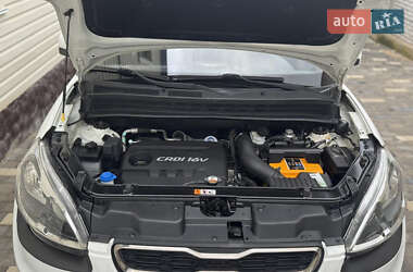 Позашляховик / Кросовер Kia Soul 2012 в 