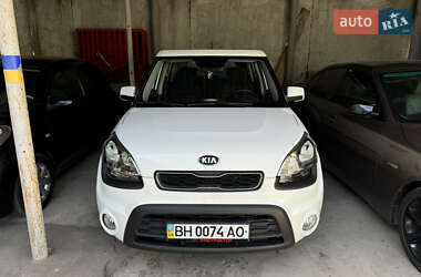 Позашляховик / Кросовер Kia Soul 2012 в 