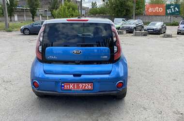 Внедорожник / Кроссовер Kia Soul 2016 в 