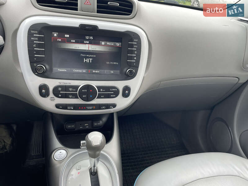 Позашляховик / Кросовер Kia Soul 2015 в Львові