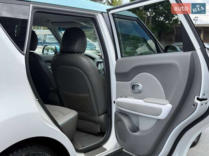Позашляховик / Кросовер Kia Soul 2014 в Рівному
