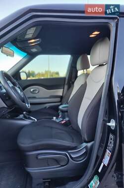 Внедорожник / Кроссовер Kia Soul 2017 в 