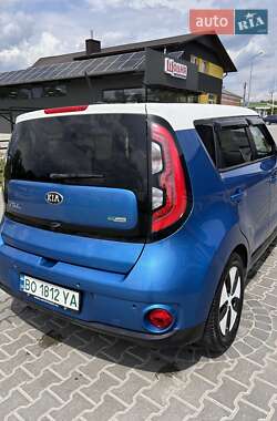 Внедорожник / Кроссовер Kia Soul 2015 в 