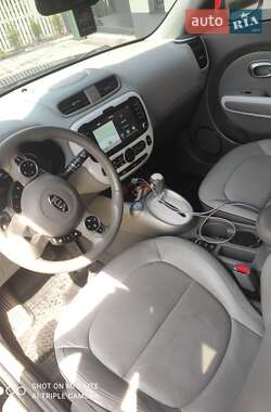 Позашляховик / Кросовер Kia Soul 2014 в 