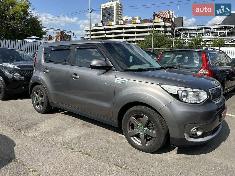 Внедорожник / Кроссовер Kia Soul 2016 в Киеве