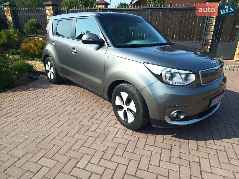 Позашляховик / Кросовер Kia Soul 2017 в Луцьку
