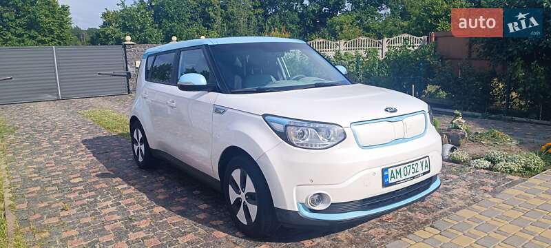 Позашляховик / Кросовер Kia Soul 2015 в Житомирі