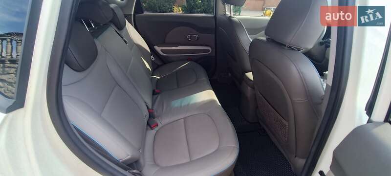 Позашляховик / Кросовер Kia Soul 2015 в Житомирі