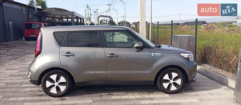 Внедорожник / Кроссовер Kia Soul 2015 в Сокольниках