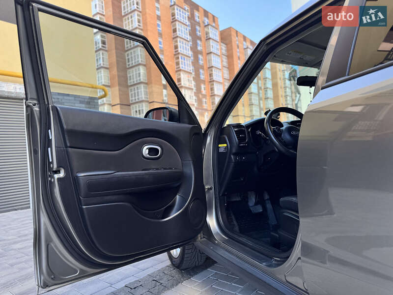 Позашляховик / Кросовер Kia Soul 2017 в Житомирі