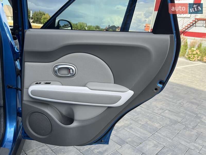 Внедорожник / Кроссовер Kia Soul 2015 в Луцке