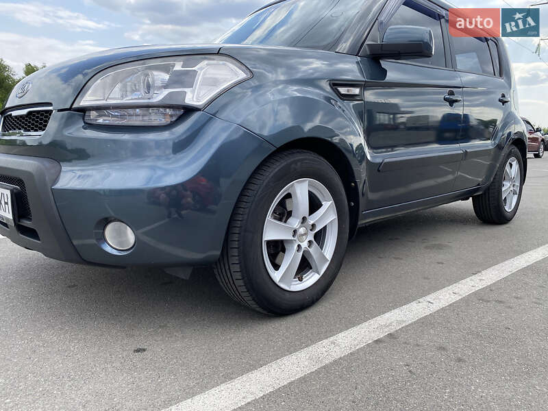 Внедорожник / Кроссовер Kia Soul 2010 в Ирпене