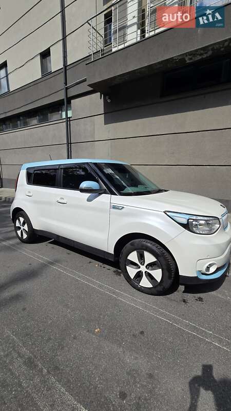 Позашляховик / Кросовер Kia Soul 2014 в Дніпрі