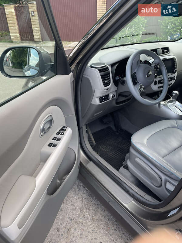 Позашляховик / Кросовер Kia Soul 2016 в Рівному фото 9 Позашляховик / Кросовер Kia Soul 2016 в Рівному