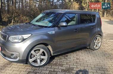 Внедорожник / Кроссовер Kia Soul 2015 в Новояворовске
