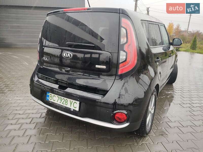 Позашляховик / Кросовер Kia Soul 2017 в Львові