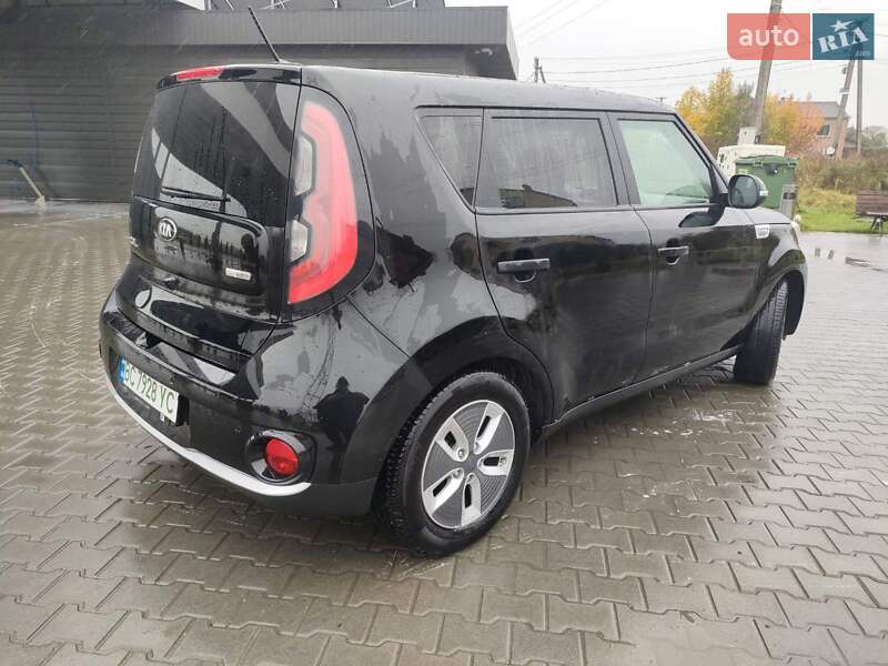 Позашляховик / Кросовер Kia Soul 2017 в Львові