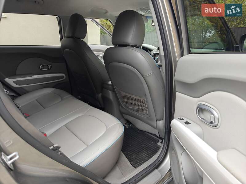 Внедорожник / Кроссовер Kia Soul 2015 в Ивано-Франковске