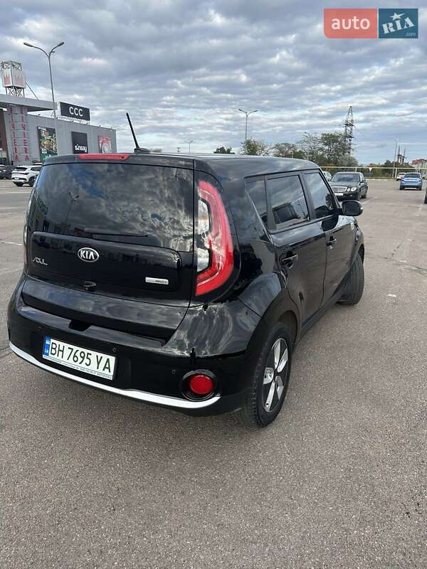 Позашляховик / Кросовер Kia Soul 2016 в Одесі
