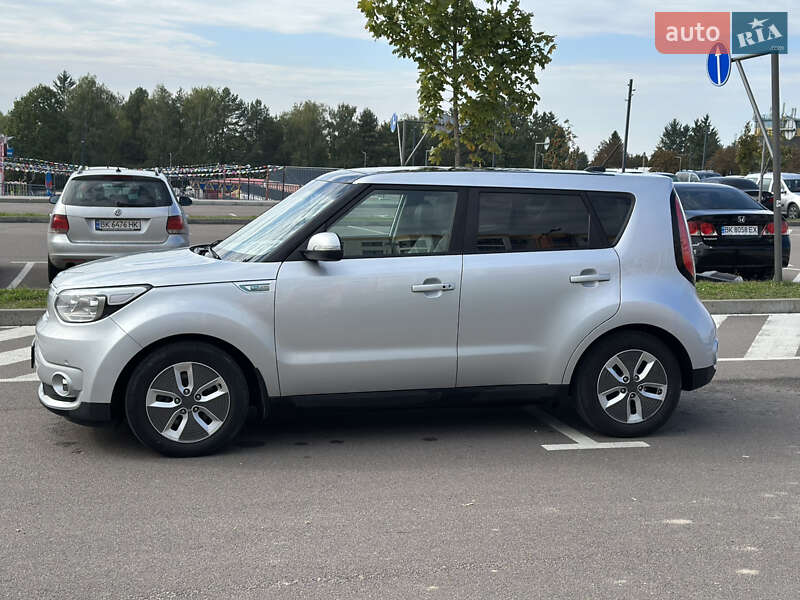 Внедорожник / Кроссовер Kia Soul 2017 в Ровно фото 10 Внедорожник / Кроссовер Kia Soul 2017 в Ровно