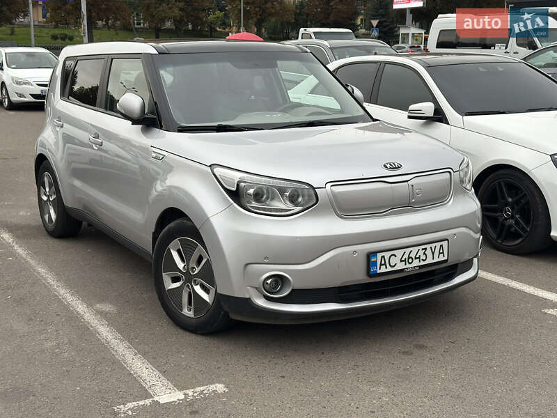 Внедорожник / Кроссовер Kia Soul 2017 в Ровно фото 44 Внедорожник / Кроссовер Kia Soul 2017 в Ровно