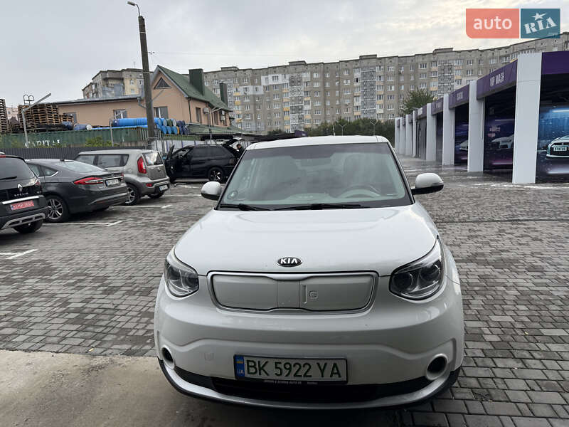 Внедорожник / Кроссовер Kia Soul 2015 в Ровно