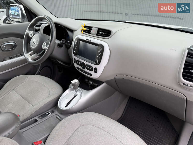 Внедорожник / Кроссовер Kia Soul 2015 в Ровно