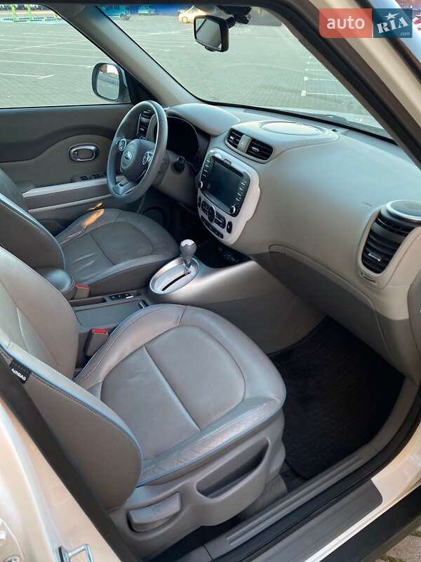 Внедорожник / Кроссовер Kia Soul 2015 в Тернополе